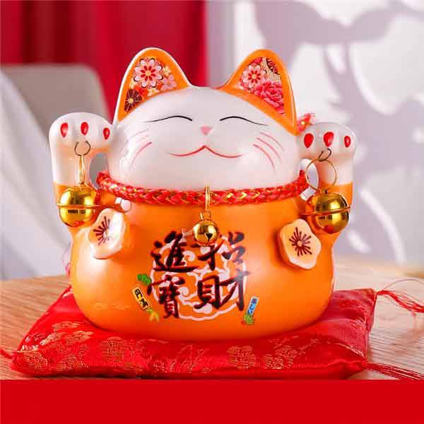 Japanese lucky cat